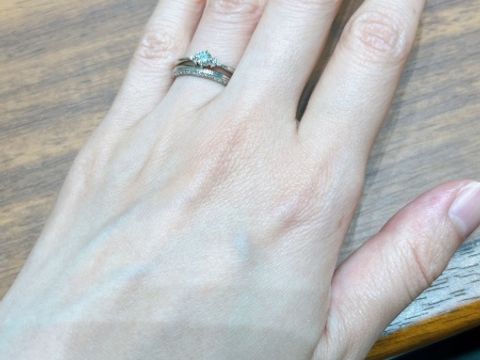 【4℃ BRIDAL(ヨンドシーブライダル)の口コミ】 最初はダイヤモンドはいらないと思っていたのでシンプルなものをいくつか…