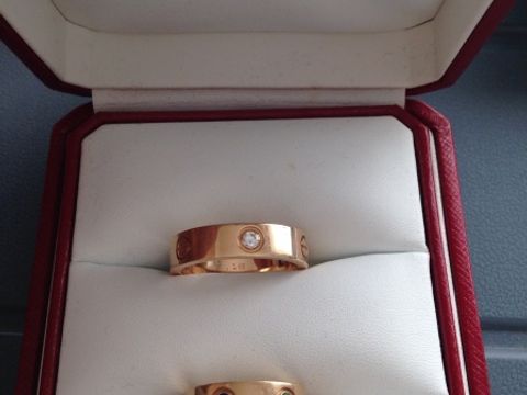 【カルティエ(Cartier)の口コミ】 以前ペアリングではめていた指輪は、幅の広いものだったので結婚指輪のフ…