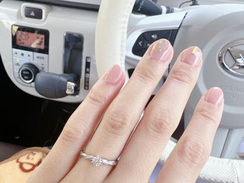 【銀座ダイヤモンドシライシの口コミ】 妻の指、雰囲気に合うと思ったもので検討しました。内緒で準備をしていた…
