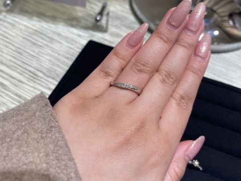 【TRECENTI(トレセンテ)の口コミ】 真ん中に1つだけ大きめのダイヤが入っていて、他のブランドと被らないとっ…