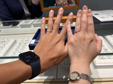 【銀座ダイヤモンドシライシの口コミ】 シンプルなデザインを探していました。細身のリングで、ウェーブが少しか…