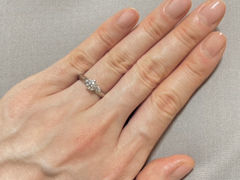 【ショーメ(CHAUMET)の口コミ】 私の場合、手が大きく指の長さもあり、華奢なデザインの指輪は似合わなか…