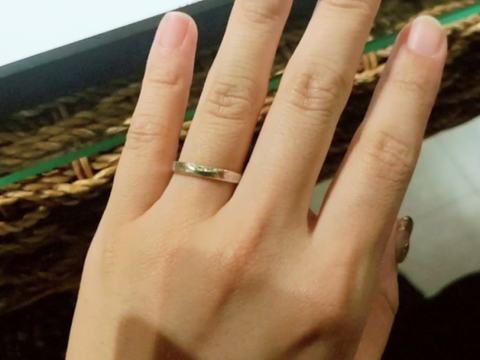 【杢目金屋(もくめがねや)の口コミ】 シンプルにメレダイヤモンドは真ん中に少しありつつ、木目感をしっかりと…