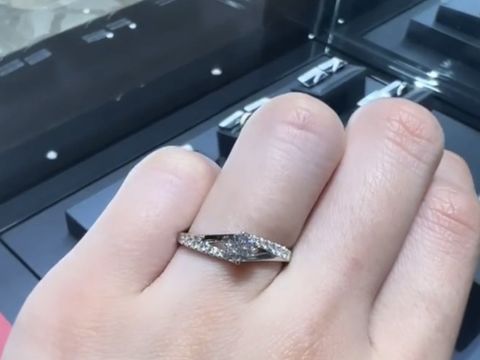 【ラザール ダイヤモンド(LAZARE DIAMOND)の口コミ】 とにかくダイヤモンドの輝きが綺麗で、しっかりダイヤモンドというものが…