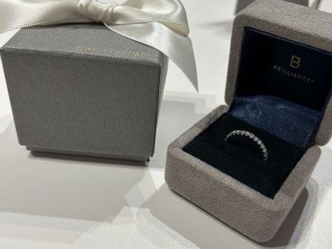 【BRILLIANCE+(ブリリアンスプラス)の口コミ】 とても指輪をつけてるのを見て輝いてると思った、また1から指輪のことやダ…