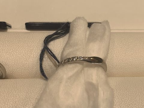 【ROYAL ASSCHER(ロイヤル・アッシャー)の口コミ】 デザインが可愛く一目惚れした指輪です！サイズが小さいため作れるか不安…