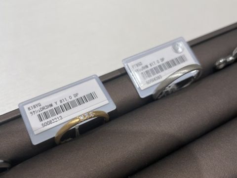 【アイプリモ(I-PRIMO)の口コミ】 ハーフエタニティかストーンが少しついているのがよいなと思い色々まわり…