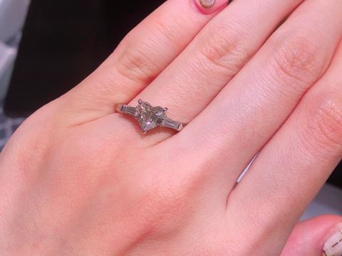 【GALA JEWELRY(ガラジュエリー)の口コミ】 可愛くてレアなデザインの指輪を試着させてもらいました。もちろん王道の…