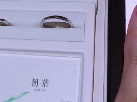 【俄(にわか)の口コミ】 日本の四季をモチーフにした指輪が多くあり、桜をイメージしたものを試着…