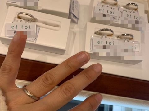 【et toi(エトワ)の口コミ】 かわいらしく、派手すぎないデザイン。

光があたると、キラッとして柄が…