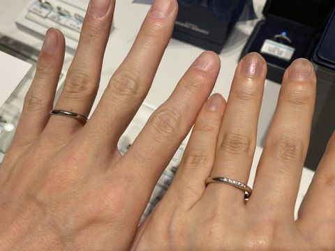 【銀座ダイヤモンドシライシの口コミ】 男性用はシンプルなストレートが良いと最初から決まっていましたが、女性…