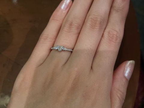【ジュエリーツツミ(JEWELRY TSUTSUMI)の口コミ】 かわいいデザインが好きで、ハートシェイプのものを探していました。デザ…