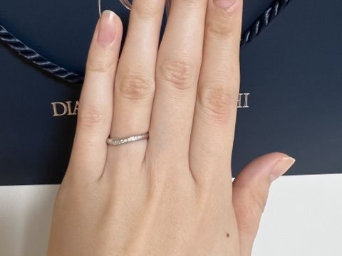 【銀座ダイヤモンドシライシの口コミ】 ダイヤモンドの入り方が流れるように綺麗で、指輪の太さも合っており、と…