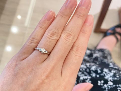【銀座ダイヤモンドシライシの口コミ】 プロポーズリングでダイヤをいただき、店舗に行って自分でデザインを選び…