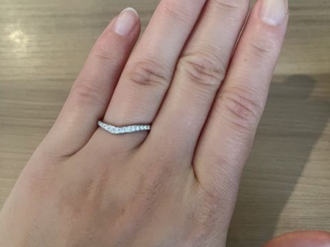 【モニッケンダム(MONNICKENDAM)の口コミ】 婚約指輪がショーメのリアンダムールで、重ね付け出来る結婚指輪を探して…