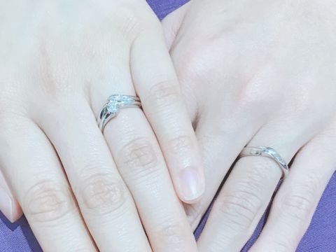 【俄(にわか)の口コミ】 プロポーズの時に初桜UIZAKURAの婚約指輪をいただきました。
その時に旦那…