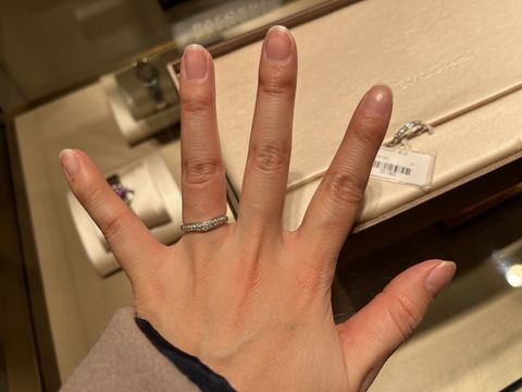 【ブルガリ(BVLGARI)の口コミ】 ダイヤがこれでもかというぐらい散りばめられいて、太めの指輪なので指が…