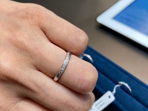 【4℃ BRIDAL(ヨンドシーブライダル)の口コミ】 アクアループという名前です。フラット型、プレミアムプラチナをベースに…