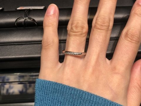 【ラザール ダイヤモンド(LAZARE DIAMOND)の口コミ】 
ラザールダイヤモンドの結婚指輪のデザインは洗練されており、シンプルな…