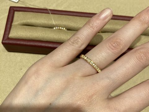 【ショパール(Chopard)の口コミ】 シンプルでリング自体な存在感がある。普通のエタニティとは異なるデザイ…