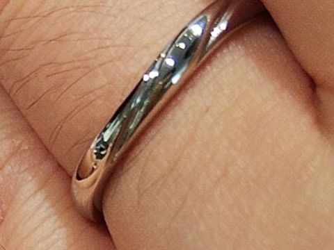 【ラザール ダイヤモンド(LAZARE DIAMOND)の口コミ】 リングの中に複雑なデザインを詰め込み、完成度の高い逸品と感じました。
…