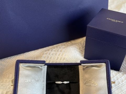 【ショーメ(CHAUMET)の口コミ】 日常生活でも付けっぱなしにしたかったので、婚約指輪としても結婚指輪と…