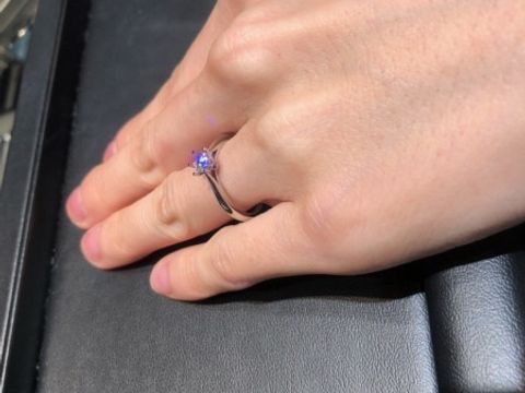 【ラザール ダイヤモンド(LAZARE DIAMOND)の口コミ】 予算の都合はもちろんのことですが、大きなダイヤモンドがあまり好きだと…