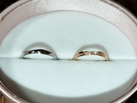 【insembre(インセンブレ)の口コミ】 結婚指輪を探しに店舗を訪れた時に始めて知りましたが、シンプルで普段使…