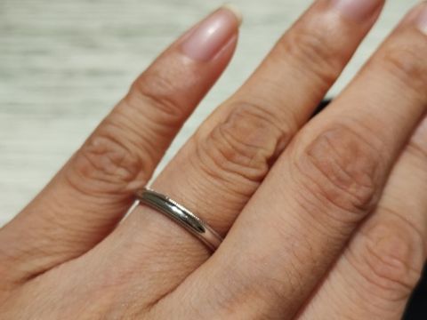 【TRECENTI(トレセンテ)の口コミ】 プラチナ950のリングに手作業での細かいミル打ちが上下に入ったデザインで…