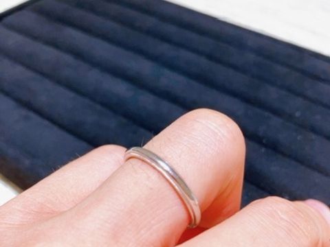 【TRECENTI(トレセンテ)の口コミ】 繊細なミルウチのデザインは一条の線となって光に煌めく。他店の類似のも…