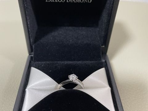 【エクセルコダイヤモンド(EXELCO DIAMOND)の口コミ】 デザイン性、アフターサービスの充実感、スタッフの対応です。
デザイン性…