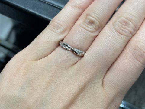 【ラザール ダイヤモンド(LAZARE DIAMOND)の口コミ】 なかなか他のブランドでは見ない個性的なデザインがパッと目に入り、惹か…