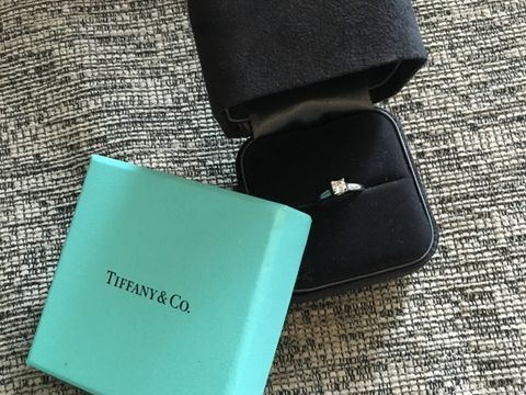 【ティファニー(Tiffany & Co.)の口コミ】 シンプルで、長く着用できる飽きのこないデザインを探していました。加え…