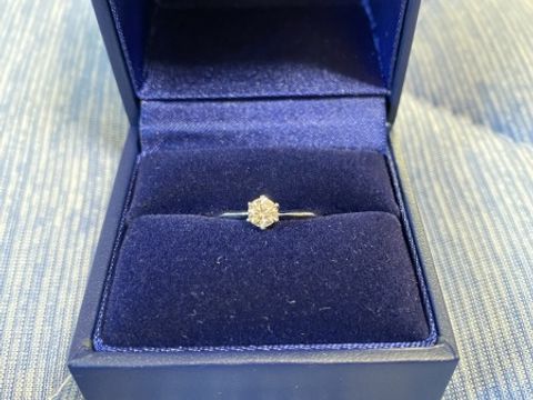 【銀座ダイヤモンドシライシの口コミ】 店員さんに「彼女の指のサイズと好みのリングがわからない」と伝えると、…