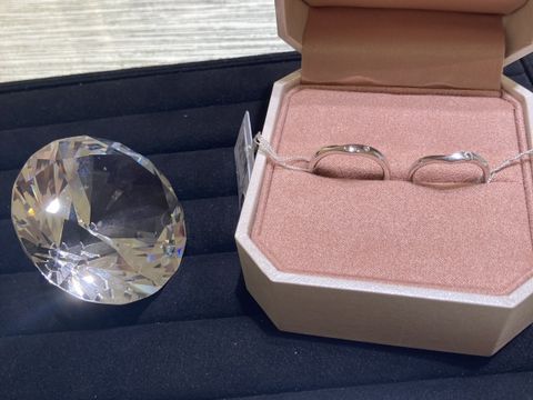 【TRECENTI(トレセンテ)の口コミ】 ダイヤモンドはもちろん、プラチナもとってもキレイでした。ペア感のある…