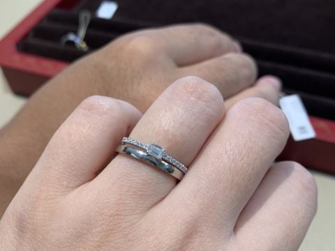 【カルティエ(Cartier)の口コミ】 エタンセル ドゥ カルティエ リング ホワイトゴールド（エメラルドカット…