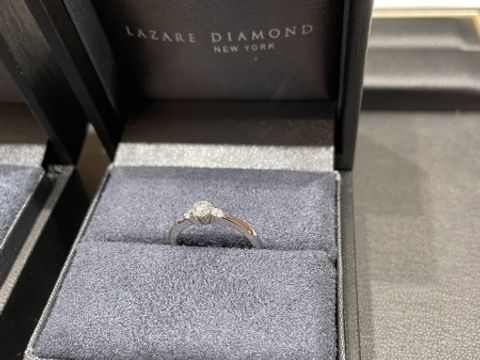 【ラザール ダイヤモンド(LAZARE DIAMOND)の口コミ】 指輪のデザインが凄く素敵で、この婚約指輪をつけたい！と思い選びました…