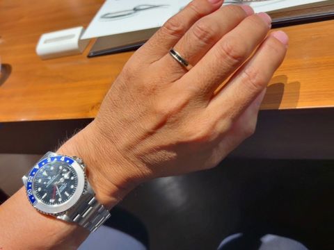 【TANZO.(鍛造指輪)の口コミ】 普段使いしやすいシンプルなデザインですが、男の人のごつごつした指にも…