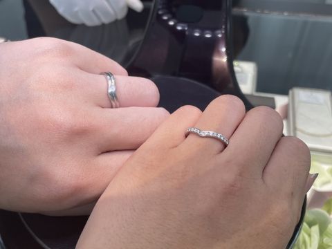 【アイプリモ(I-PRIMO)の口コミ】 デザインが可愛かったです。最初はまっすぐな指輪探していましたが、担当…