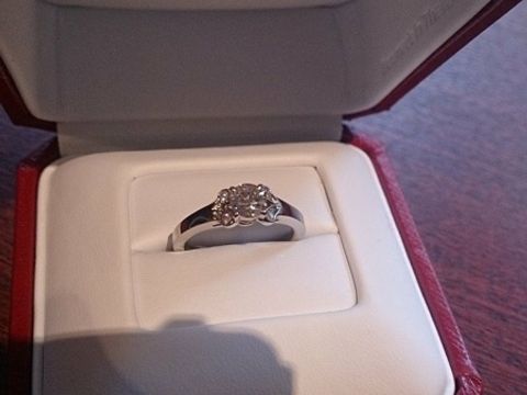 【カルティエ(Cartier)の口コミ】 3ヶ月間かけ様々なお店を見てまわりました。
カルティエのバレリーナにし…