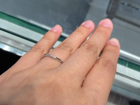 【アイプリモ(I-PRIMO)の口コミ】 ゆるやかなV字で可愛らしい印象です。細身なので華奢なイメージにもなりや…