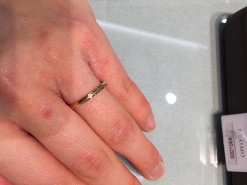 【アイプリモ(I-PRIMO)の口コミ】 普段使いしやすく、石がひっかかりにくいデザイン。肌馴染みの良い、イエ…