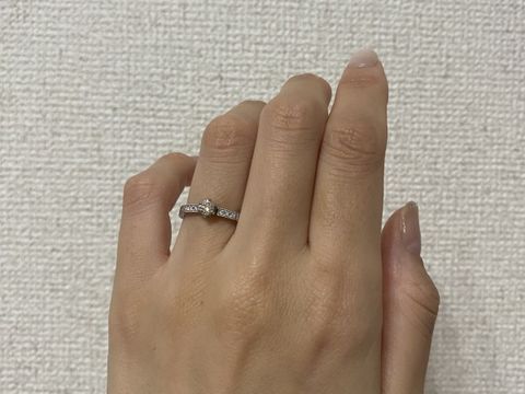 【BRILLIANCE+(ブリリアンスプラス)の口コミ】 ダイヤモンドプロポーズをしてもらい、リングのデザインは一緒に選びまし…