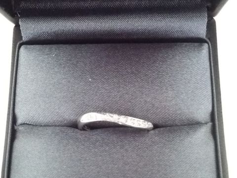 【ラザール ダイヤモンド(LAZARE DIAMOND)の口コミ】 婚約指輪もこちらで購入したのですが、その婚約指輪とセットで着けること…