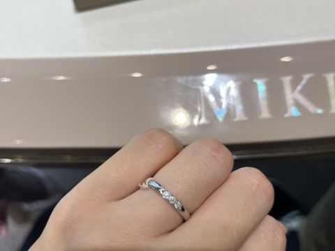 【MIKIMOTO(ミキモト)の口コミ】 シンプルなのにダイヤの輝きが強く、また指輪の丸みに可愛らしさもありま…