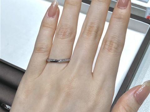 【アイプリモ(I-PRIMO)の口コミ】 月と狩猟の女神アルテミシアをモチーフにした指輪です。自分から見ても他…