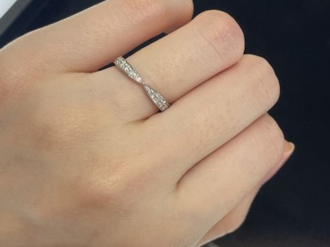 【ティファニー(Tiffany & Co.)の口コミ】 高品質なダイヤがたくさんついており、小粒ながらかなり輝きが強いです。…