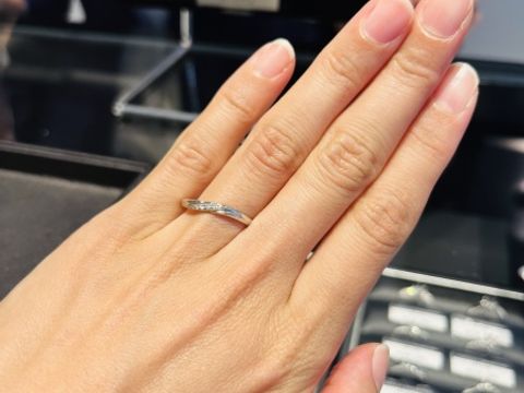 【エクセルコダイヤモンド(EXELCO DIAMOND)の口コミ】 婚約指輪がクレアドルーンフィーヌだったので、結婚指輪も同じクレアドル…