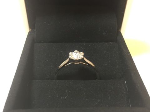 【FOREVERMARK(フォーエバーマーク)の口コミ】 シンプルで結婚指輪との相性も良いと思ったので購入に至りました。フォエ…