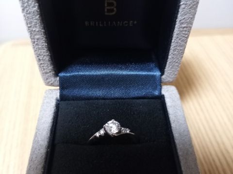 【BRILLIANCE+(ブリリアンスプラス)の口コミ】 ダイヤモンドを先に購入してプロポーズをした後に、自分が購入したダイヤ…